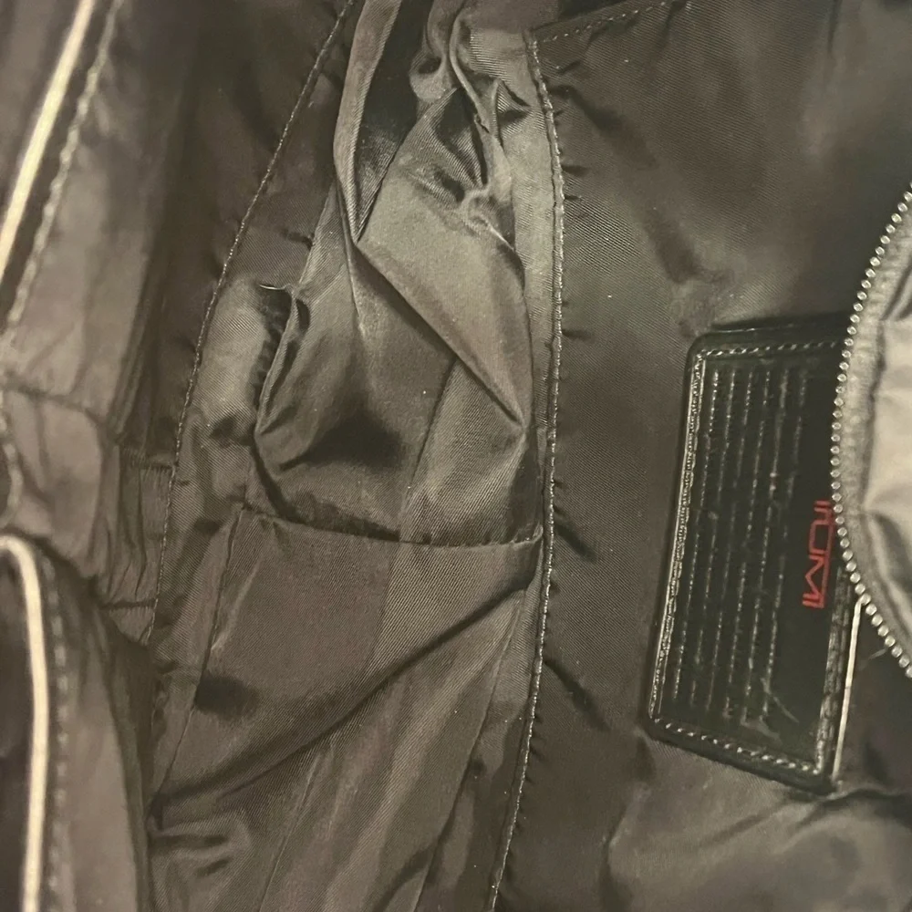 Tumi cross body travel bag - Picture 11 of 12